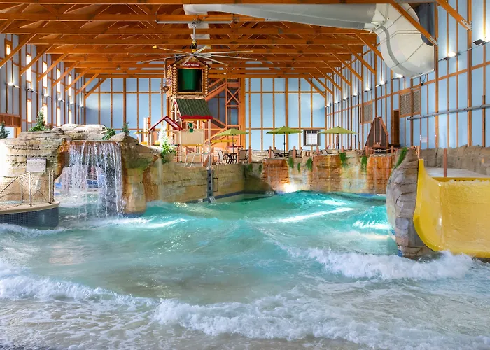Grand Bear At Starved Rock 4*