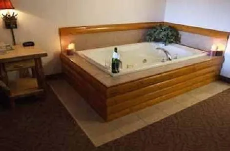Resort Grand Bear At Starved Rock Utica